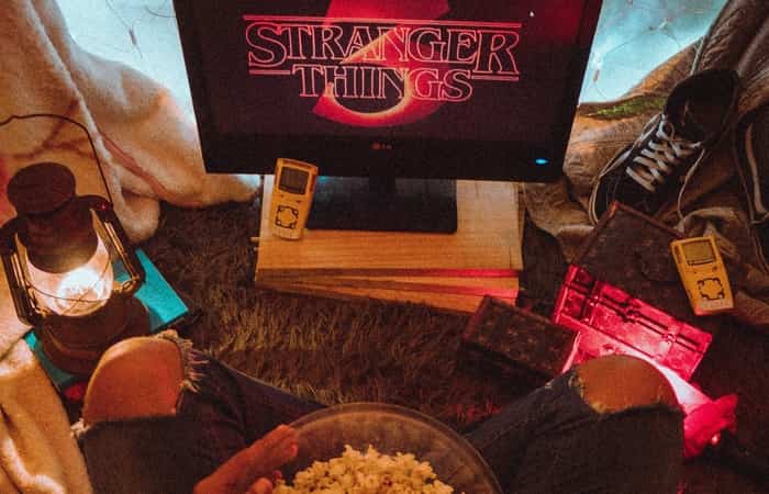 series y películas, otra actividad para completar Pelis y series, como la de Stranger Things