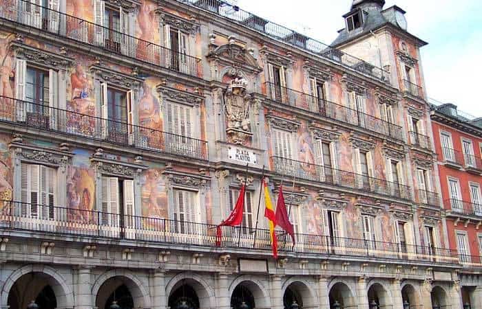 Literatura en la Plaza: De las justas poéticas al ring de poesía