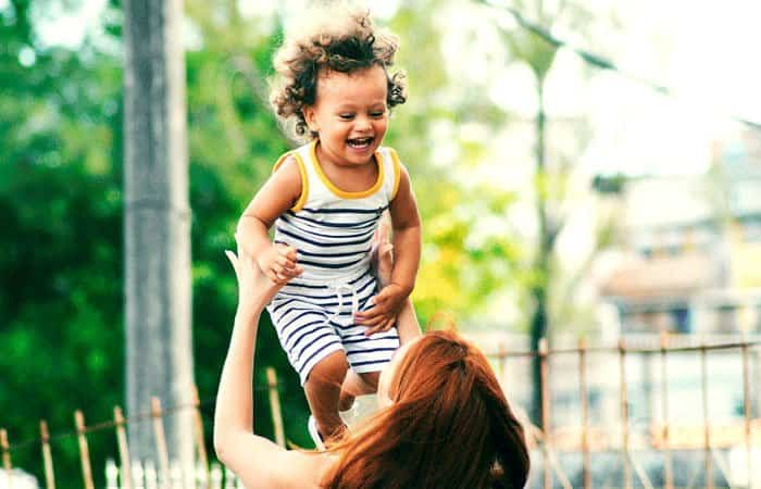 cómo hacer reir a tu hijo