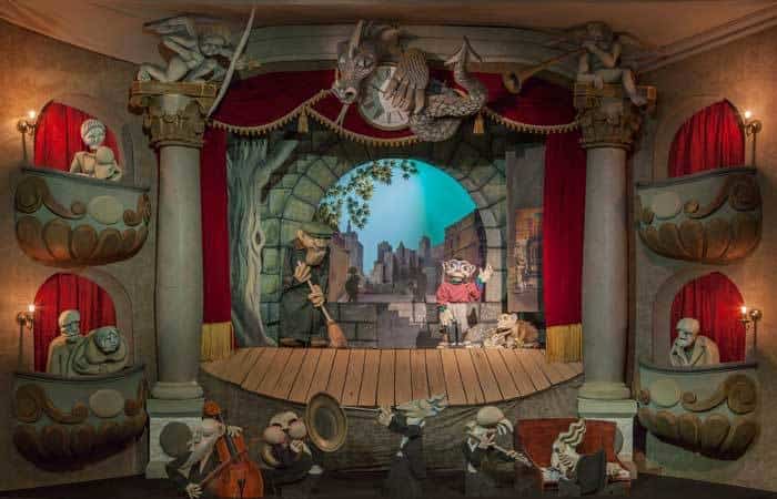 De la caverna al cine: Un viaje a través de los títeres