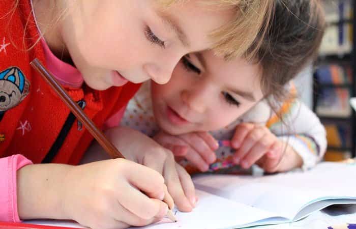 Los niños que se enfrentan a retos desarrollan la resiliencia infantil