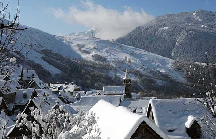 Bagergue, en Lleida, cubierto por la nieve Bagergue