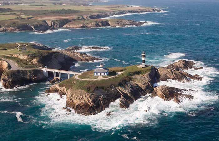 Ruta de los Faros en tren de Ferrol a Ribadeo
