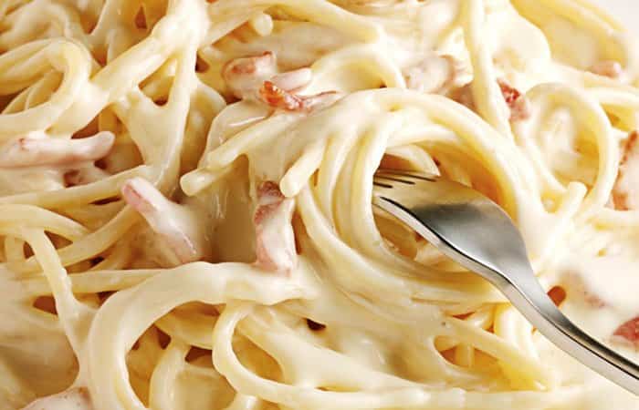 espaguetis a la carbonara con queso crema espaguetis a la carbonara con queso crema