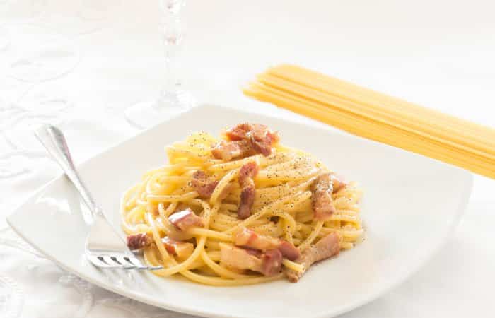 espaguetis a la carbonara tradicional espaguetis a la carbonara tradicional