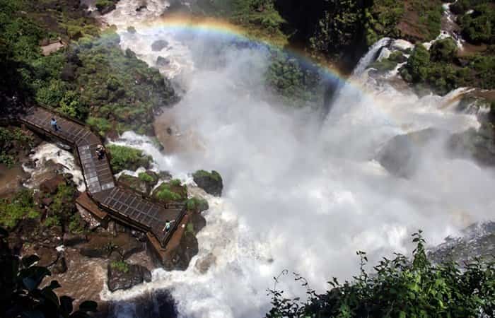 destinos-exoticos-y-seguros-argentina-cataratas-del-iguazu Argentina es otro de los destinos exóticos y seguros que hemos seleccionado