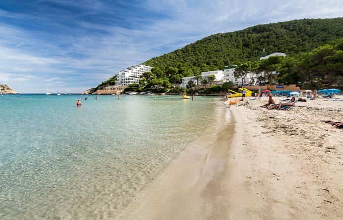 Cala Llonga en Santa Eulària des Riu, Ibiza