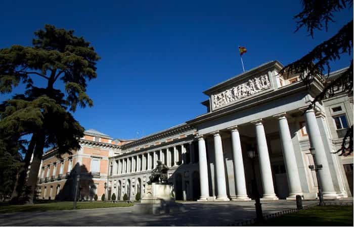 Fachada del Museo Nacional del Prado Salidas escolares: visita al Museo Nacional del Prado