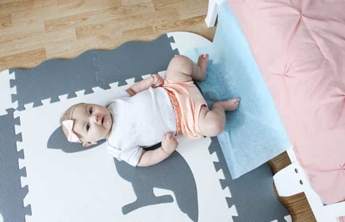 Juegos para hacer con niños de 0 a 6 meses estimulando sus pies Juegos para hacer con niños de 0 a 6 meses estimulando sus pies