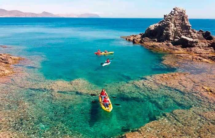 ruta en kayak por el Cabo de Gata, Almería kayak en la costa española: rutas por Cabo de Gata