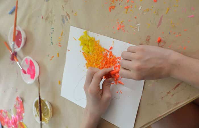 mariposa con pinturas y papel mariposa con pinturas y papel