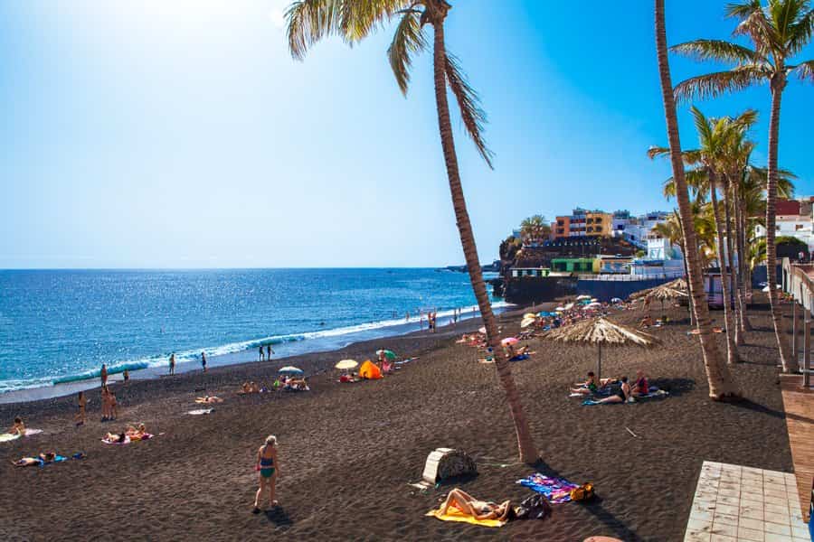 Playa de Puerto Naos en Los Llanos de Aridane, La Palma