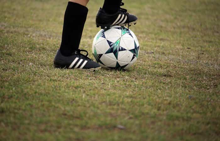 Actividades extraescolares: deportes de equipo al aire libre Las actividades extraescolares: fútbol