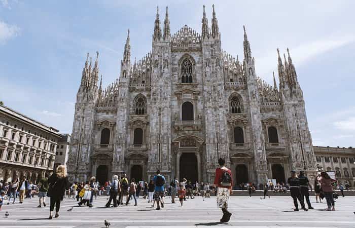 Milán es un destino muy recomendable para un fin de semana Ciudades de Europa perfectas para un fin de semana: Milán. La catedral, desde la plaza