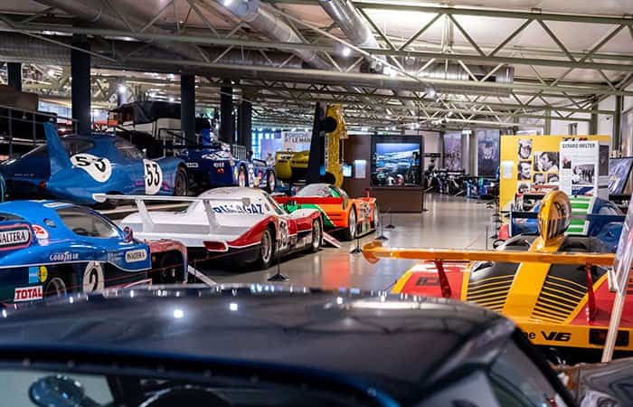 Recorrer en barco el Valle de Sarthe. Museo de las 24 Horas de Le Mans Recorrer en barco el Valle de Sarthe en tan sólo 4 días