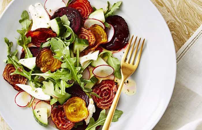Ensaladas para Navidad con remolacha crujiente Ensaladas para Navidad con remolacha crujiente