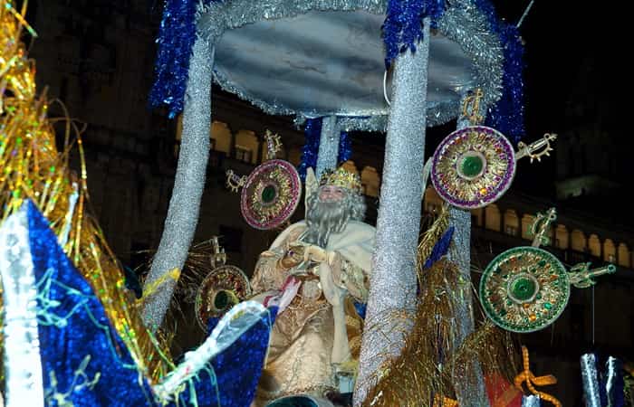 La carroza de Melchor recorre Santiago de Compostela Melchor en su carroza por las calles de Santiago de Compostela