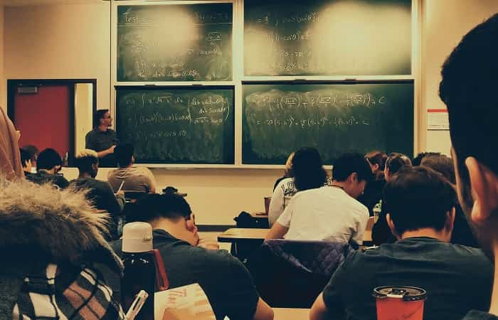 Uso del móvil en el aula_Aula Controlar el uso del móvil en el aula