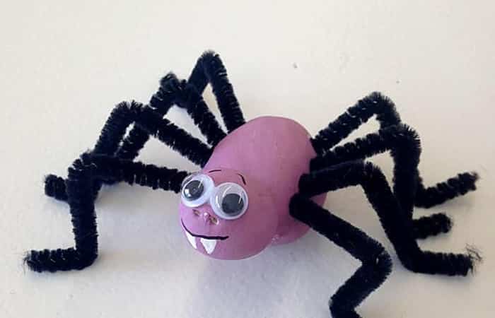 Manualidades de cerámica: araña Manualidades de cerámica fáciles para que hagan los niños
