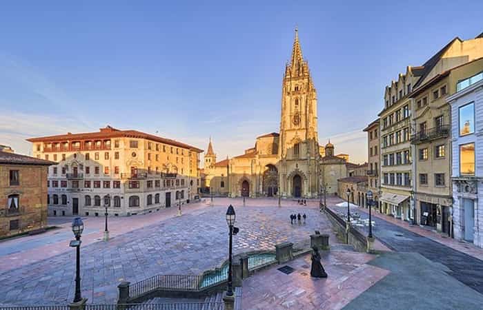 Oviedo, uno de los destinos españoles que the new york times recomienda destinos españoles que the new york times recomienda. Oviedo, catedral.