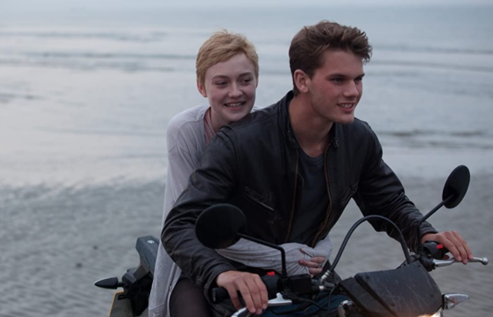Ahora y siempre películas sobre el cáncer: los protagonistas de Ahora y siempre, en moto