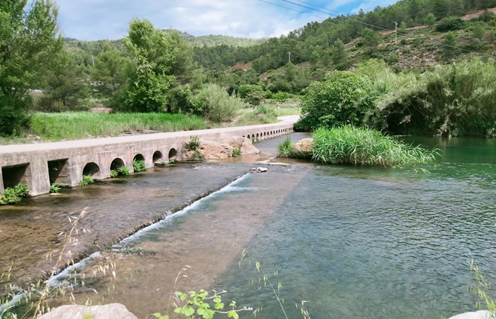 Paraje del Molino de Cirat (Castellón) Zonas de baño en el Molino de Cirat (Castellón)