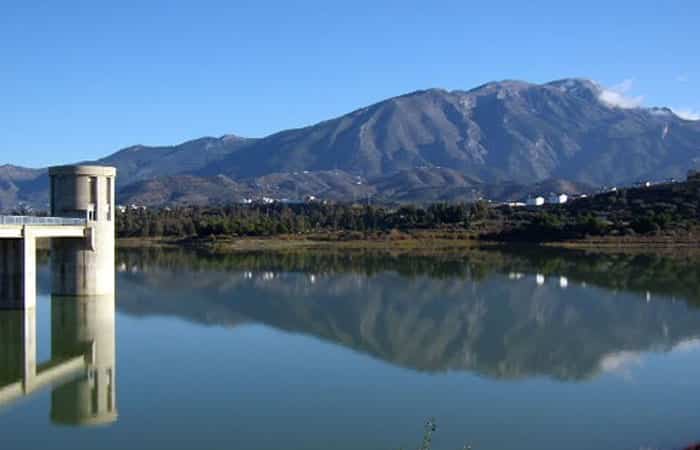 Embalse-La-Vinuela hacer kayak en el interior de España: Embalse La Viñuela, málaga
