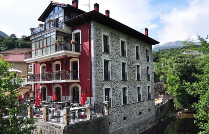 LA CASA DEL PUENTE La casa del puente, Regules, Cantabria | Fuente: Booking