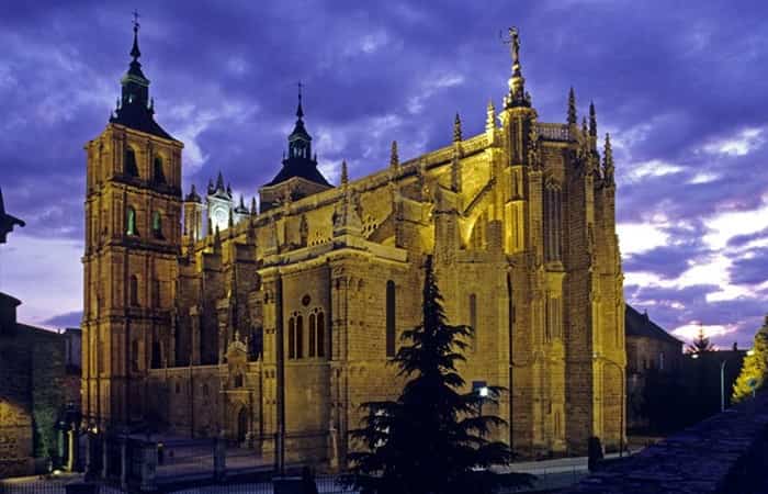 Catedral de Astorga, León lugares bonitos de cada comunidad autónoma