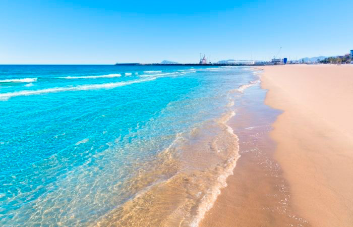 Playa de Gandía, orilla del mar