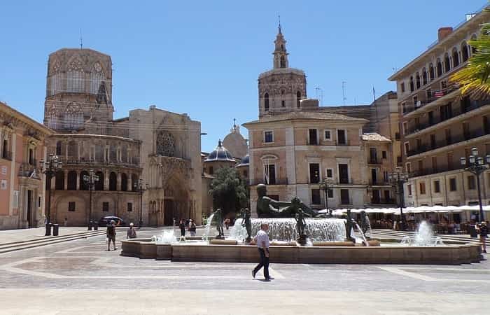 Vistas a la Catedral de Valencia y la plaza Catedral de Valencia, Valencia