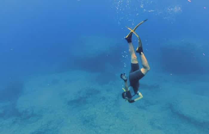 Snorkel-en-Cala-en-Brut Hacer snorkel en España