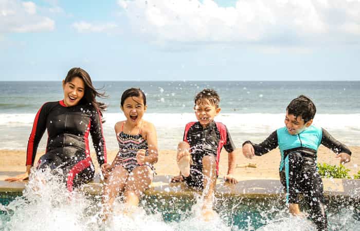 SURF-EN-FAMILIA Surf en familia