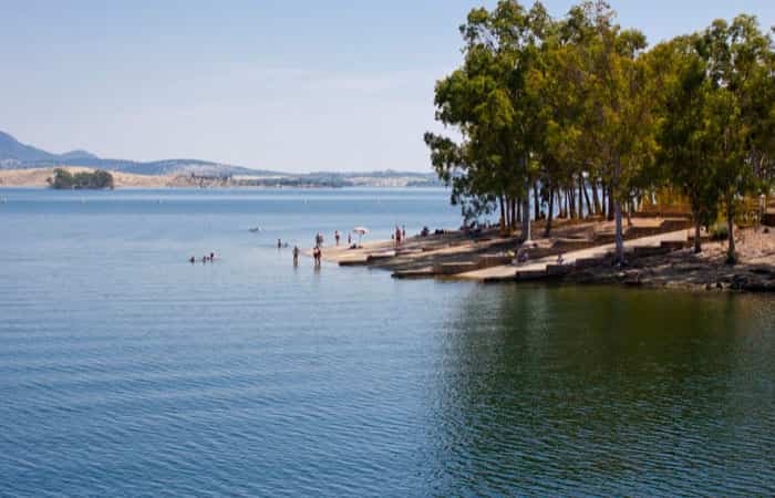 embalse de orellana baño permitido