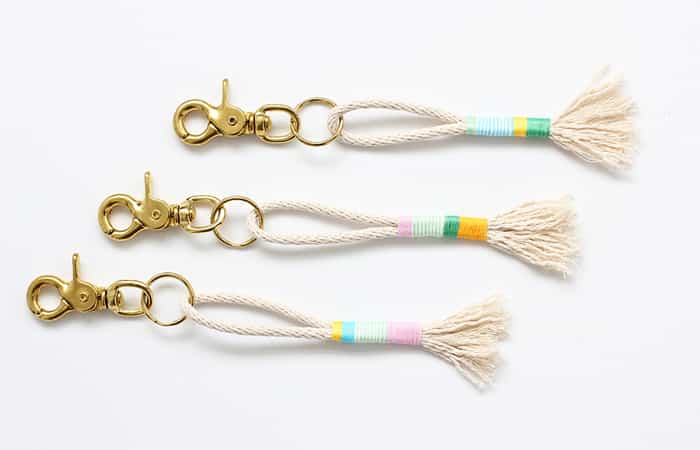 Manualidades para hacer llaveros de colores 2 Manualidades para hacer llaveros de colores 2
