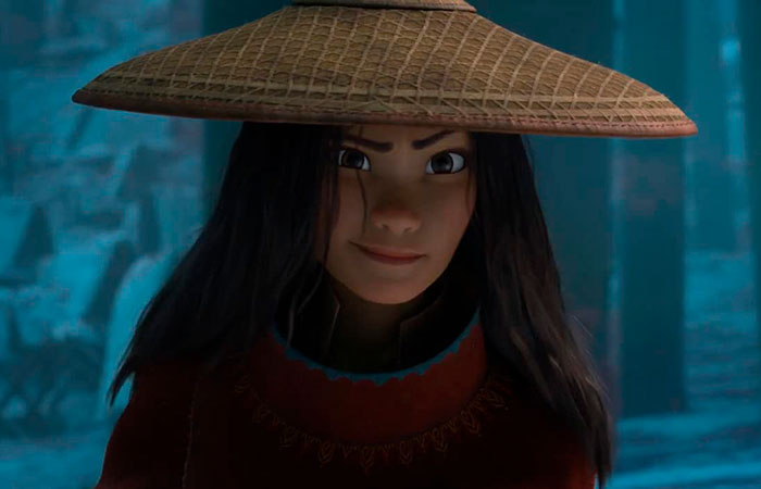 Raya y el último dragón Raya es una niña con un gran espíritu aventurero que vive en un reino llamado Kumandra. Este lejano y recóndito territorio está habitado por una civilización milenaria. Cinco son los clanes que forman esta tierra conocida como la del dragón, y Raya, con el objetivo de restaurar el equilibrio, será la encargada de encontrar al último de los dragones en la mayor aventura de su vida. Edad recomendada: Todas las edades https://youtu.be/aQFHKzN-yw0 Isla de perros Esta historia, para la que se ha empleado la técnica del stop motion, nos sitúa en un Japón distópico de dentro de 20 años. En la ciudad de Megasaki, la saturación canina ha alcanzado proporciones de epidemia. Un brote de gripe canina se propaga y, por eso, el Mayor Kabayashi dicta una orden de emergencia mediante la cual decreta la cuarentena. Isla Basura es el lugar donde se evacua a todos los perros. Allí, un grupo de aterradores perros alfa, encabezados por Chief, han perdido toda esperanza de volver con sus dueños. Hasta que un día aparece Atari, un niño de 12 años, sobrino del malvado Mayor, que llega hasta la isla pilotando un avión. Su objetivo es buscar a su perro Spots. Esté donde esté, el niño y la manada perruna lo encontrarán. Edad recomendada: Todas las edades https://youtu.be/51fnOy8XEW4 Flicka 2 La joven Carrie decide mudarse a un rancho de caballos en Wyoming para vivir con su padre Hank. Allí conoce a Flicka, un salvaje caballo mustang negro, que es tan libre de espíritu y tiene una voluntad tan férrea como ella. A ambos los une un lazo especial, mientras Carrie abre su corazón a su padre y a un apuesto chico del lugar. Pero cuando un rival celoso pone en peligro la vida de Flicka, Carrie hará lo que sea necesario para salvar a su mejor amigo. Edad recomendada: +5 años https://youtu.be/BI6h6X7Z-1k Flicka: Country Pride Las amigas de Kelly Jenkins están obsesionadas con los SMS y la moda, un mundo en el que ella se siente fuera de lugar. A ello se le suman los problemas familiares: el establo de su madre Lindy está pasando por un mal momento y la única manera de salvarlo es ganar la próxima competición ecuestre. Decidida a ayudar, Kelly empieza a entrenar a Flicka, un caballo salvaje que perteneció a Toby, el nuevo responsable del establo. Edad recomendada: +5 años https://youtu.be/afEi9R5eWQE Somos los mejores: una nueva era Hoy en día, en Minnesota, los Patos han pasado de ser un equipo dispar de novatos a una organización de hockey juvenil muy competitiva. Cuando Evan Morrow, de 12 años, es expulsado abruptamente de los Patos, él y su madre Alex se proponen montar su propio equipo de inadaptados para desafiar la despiadada cultura del deporte juvenil actual, obsesionada con ganar a toda costa. Con la ayuda de Gordon Bombay, redescubren el placer de jugar al hockey por el simple amor al deporte. Edad recomendada: +5 años https://youtu.be/OkN_KjAFSUk Jóvenes emprendedores Cinco estudiantes de diferentes partes del mundo presentan sus ideas en una de las competiciones de emprendimiento más prestigiosas del mundo. Todos han superado grandes obstáculos para perseguir sus sueños, desde huracanes hasta pobreza, pasando por disturbios sociales. Sus ideas ya han cambiado sus vidas, pero ¿serán capaces de cambiar el mundo? Edad recomendada: +7 años https://youtu.be/V1QtDivVz2Y 60 segundos Remake dedicado enteramente a las persecuciones automovilísticas, protagonizado por Nicolas Cage y Angelina Jolie. Hace ya tiempo que Randall «Memphis» Raines ha dejado atrás su pasado delictivo. Sin embargo, se ve obligado a regresar cuando su hermano Kip falla al realizar un trabajo para Raymond Calitri, un famoso magnate del robo de vehículos. Ahora para salvar a su hermano, Memphis deberá reunir a su antiguo equipo para sustraer 50 coches en una noche y entregarlos a las 8 de la mañana del siguiente día. Con Calitri amenazándolo de muerte a él y a Kip, y la policía tras su cabeza, Memphis deberá cumplir con el trato y robar cada auto en 60 segundos. Edad recomendada: +10 años https://youtu.be/LDafYNLmNPE Alita: Ángel de combate Esta película, que mezcla acción real con personajes animados creados por ordenador, nos traslada al siglo XXVI. Alita, una cyborg semihumana es rescatada de entre la chatarra por el Doctor Dyson Ido, un científico que la reconstruye y la adopta como su hija. A medida que pasa el tiempo, queda patente que Alita posee unas habilidades de combate tan grandes como misteriosas. Incapaz de recordar su propio pasado, la joven cyborg se enfrentará a difíciles situaciones donde pueda poner a prueba estas destrezas e intentar, de algún modo, obtener respuestas sobre su origen. Una historia centrada en la búsqueda de la verdadera naturaleza de uno mismo y en la lucha por construir un mundo mejor. Edad recomendada: +10 años https://youtu.be/fjq0YVIvCo4