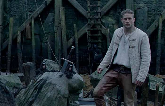 rey-arturo-la-leyenda-de-excalibur últimos estrenos de películas en hbo: Rey Arturo: la leyenda de Excalibur
