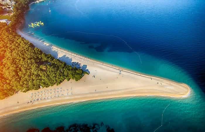 Playa de Zlatni Rat, lengua de tierra en Bol, Croacia curiosidades de Croacia: Playa de Zlatni Rat