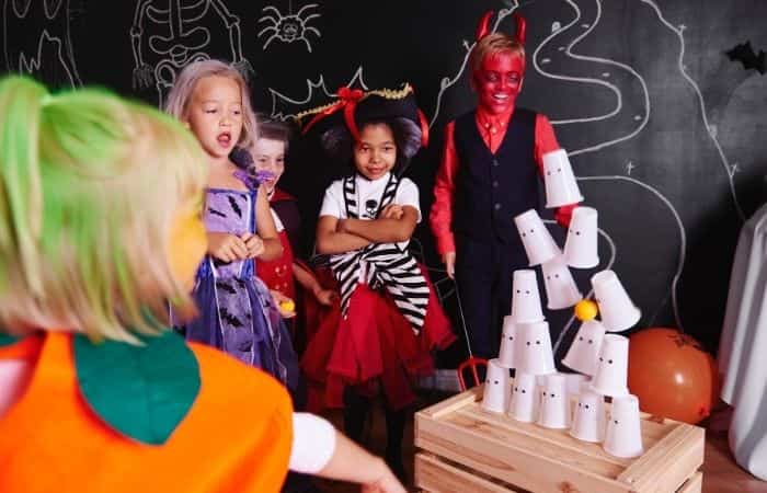 bolos de Halloween Juegos de Halloween con los que complementar el truco o trato: bolos