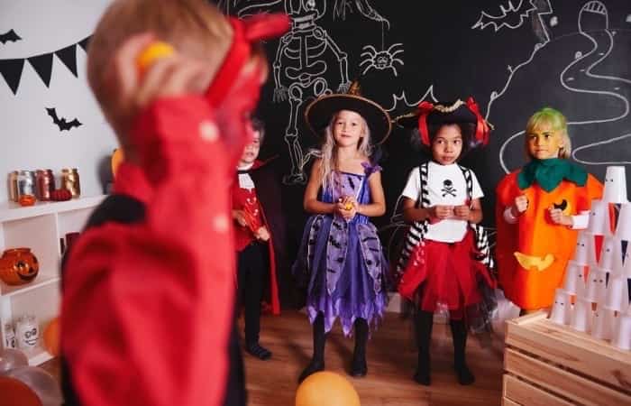Pirámide fantasmal para afinar la puntería Pirámide de vasos fantasma