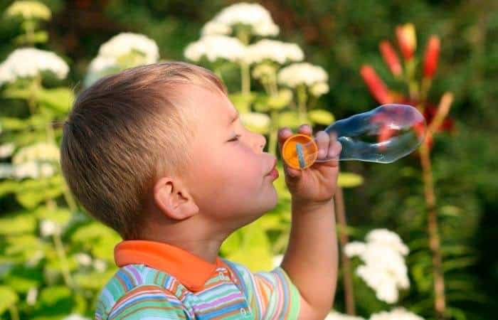 Prevención de la dislalia. Juegos con pompas de jabón