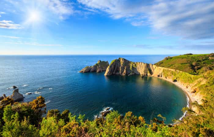 La playa del silencio es uno de los parajes naturales de Asturias más bonitos Lugares imprescindibles de las provincias del norte de España: playa del Silencio