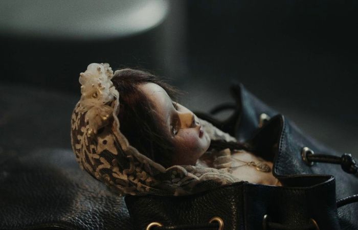 fotograma película La niña de la comunión La niña de la comunión