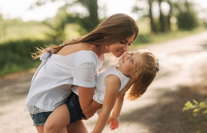 frases que no debes decir a tu hija frases tóxicas que no deberías decir a tu hija