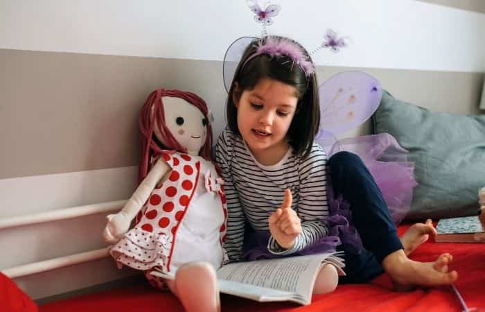 Muñeca, otro de los ejemplos de palabras polisémicas Ejemplos de palabras polisémicas: muñeca de trapo