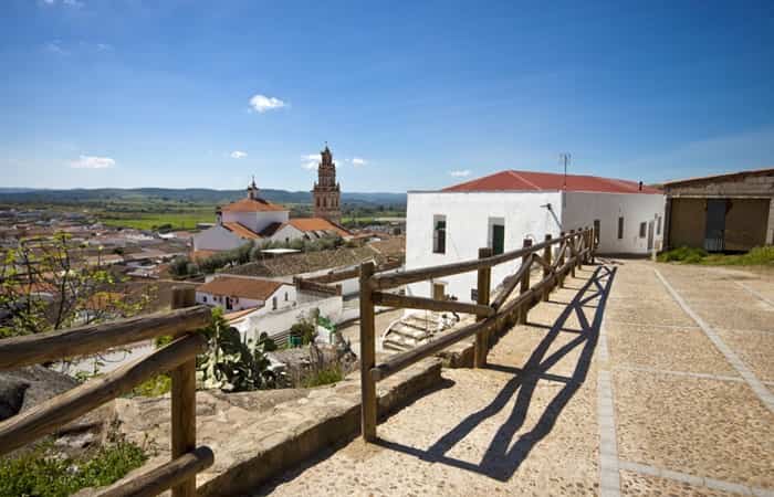 Ruta del agua y de la encina, Badajoz rutas a caballo por España: Burguillos del Cerro, Badajoz