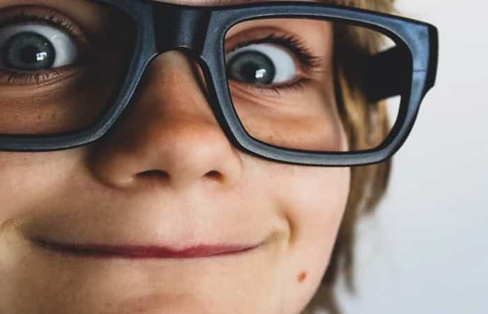 Mi hijo se toca los genitales en público