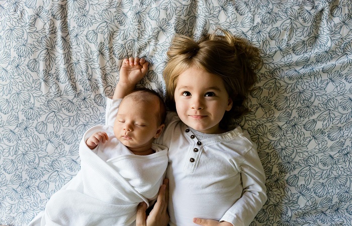 Dormir con los hermanos