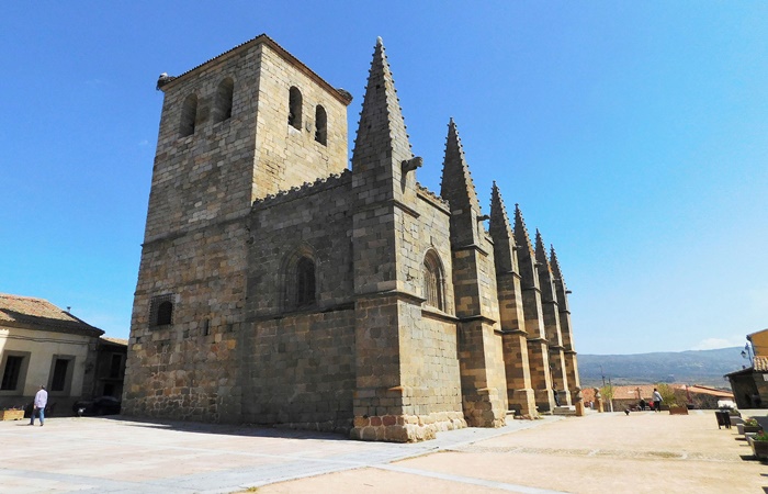 Iglesia Colegiata San Martín, Bonilla de la Sierra Lugares de interés en Bonilla de la Sierra