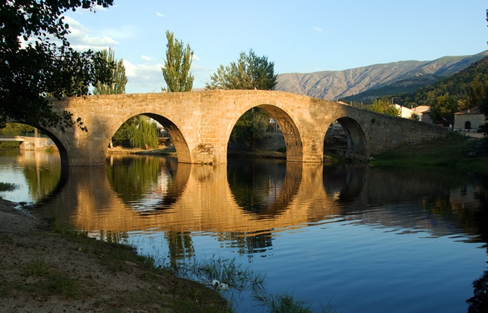 Navaluenga, Ávila Puente románico de Navaluenga